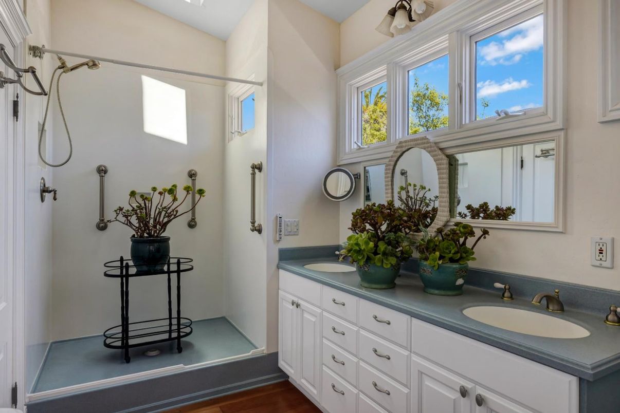 Bathroom, Dual Sink Vanities, Interior, Wood Texture Flooring