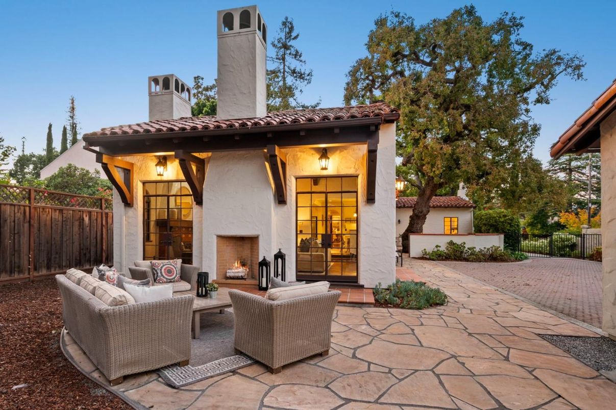 Exterior, Fireplace