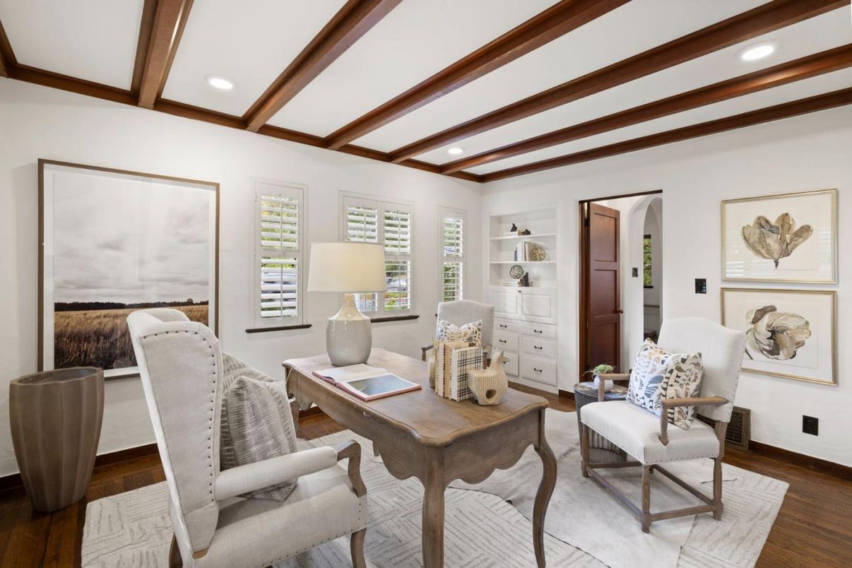 Interior, Living room, Recessed Lighting, Wooden Beams, Wood Texture Flooring