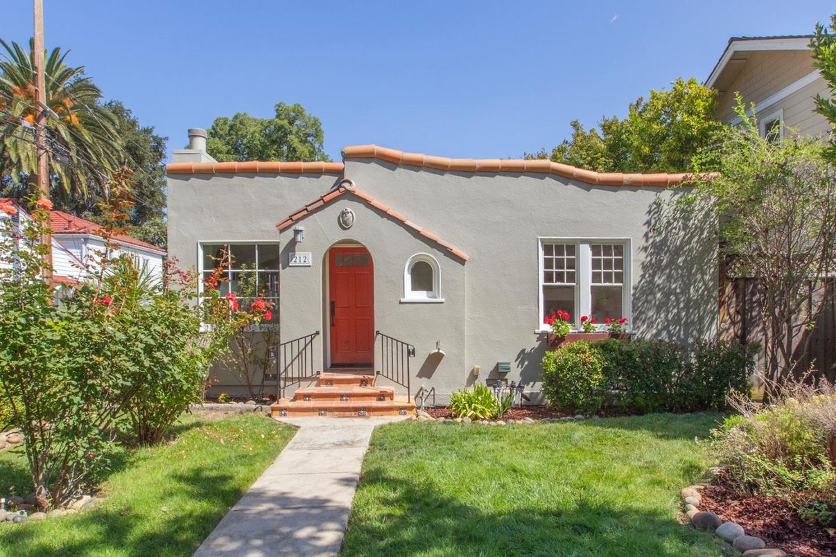 Backyard, Exterior, Facade, Spanish Mediterranean