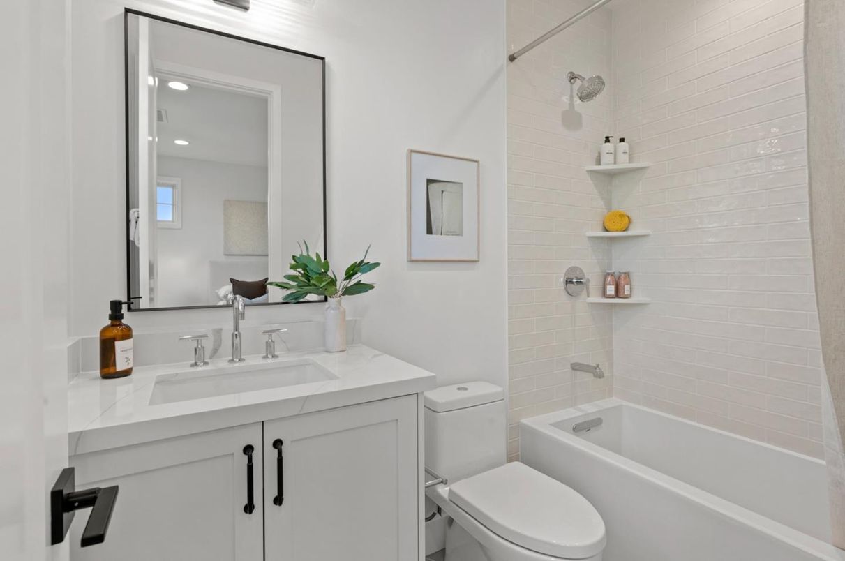 Bathroom, Interior, Recessed Lighting