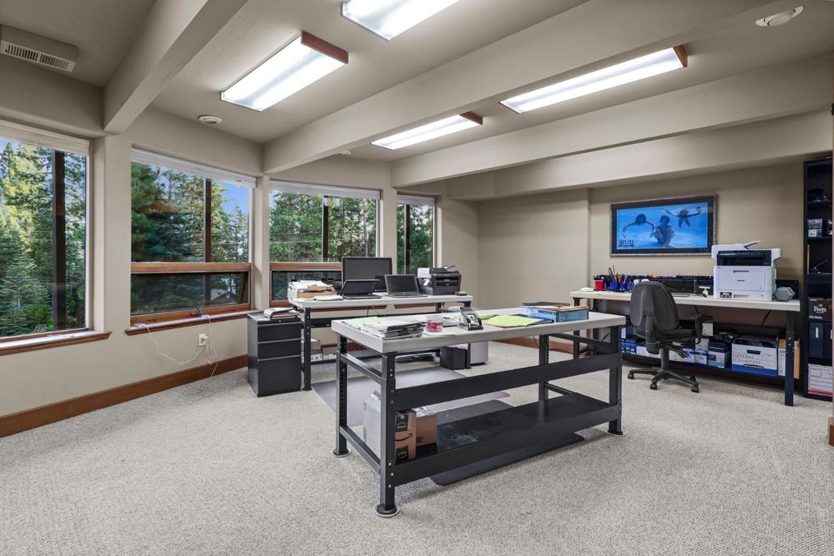 Home Office, Interior