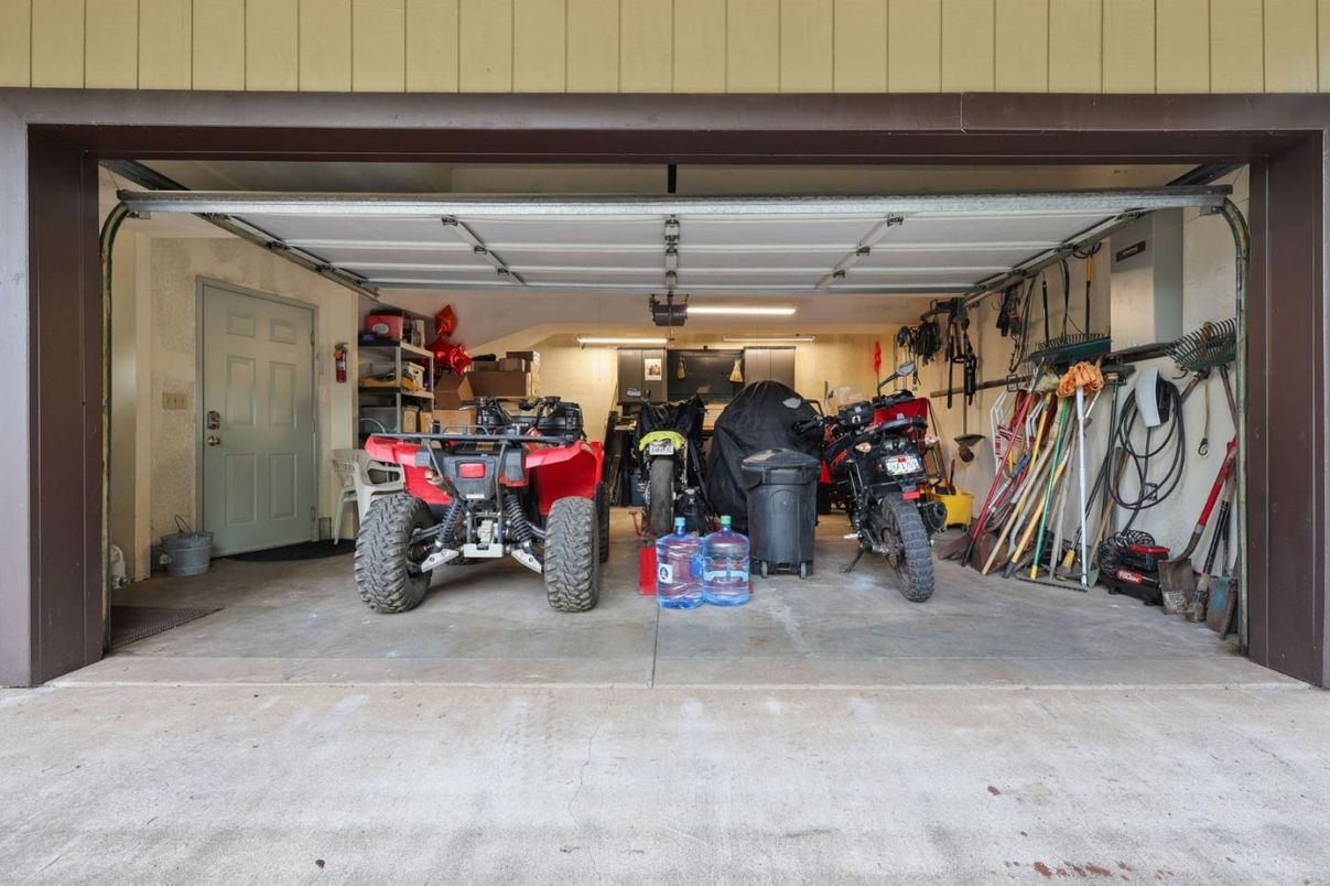 Garage, Interior