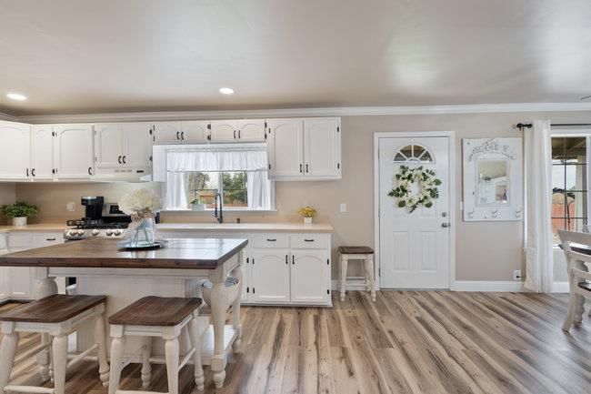 Dining room, Interior, Kitchen, Recessed Lighting, Wood Texture Flooring