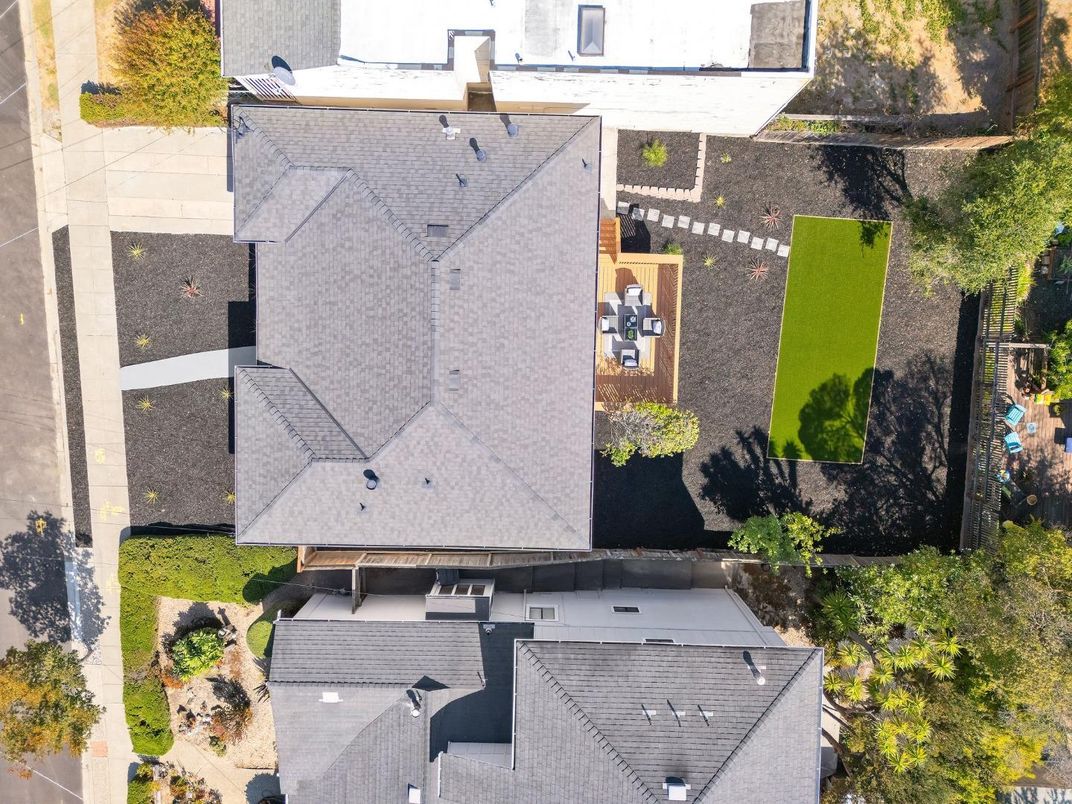 Exterior, Drone