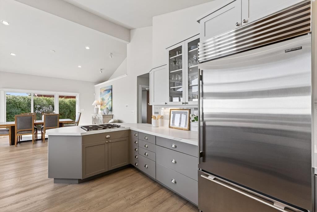 Dining room, Interior, Kitchen, Recessed Lighting, Stainless Steel Appliances, Wood Texture Flooring