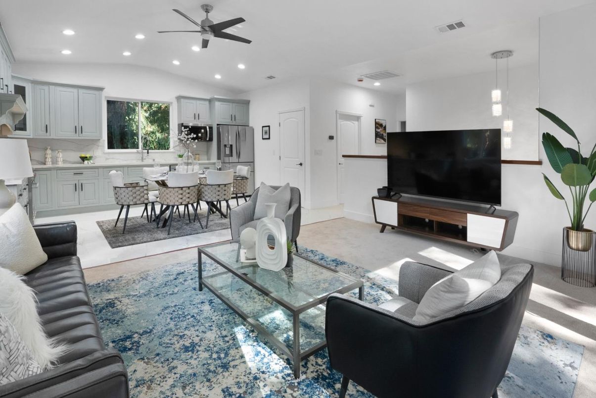 Dining room, Interior, Kitchen, Living room, Pendant Lights, Recessed Lighting, Stainless Steel Appliances