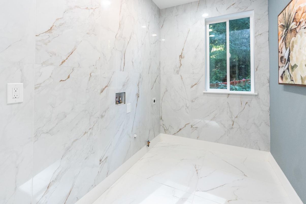 Bathroom, Interior, Marble, Marble Walls, Recessed Lighting