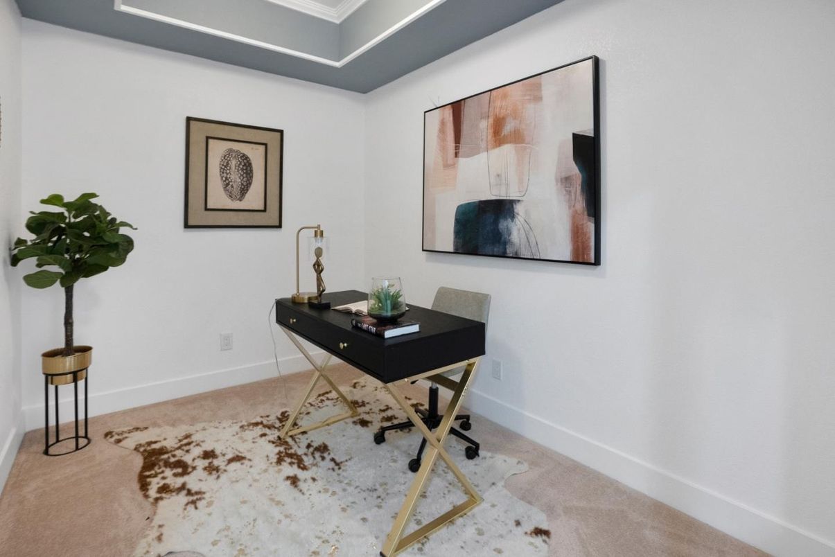 Home Office, Interior