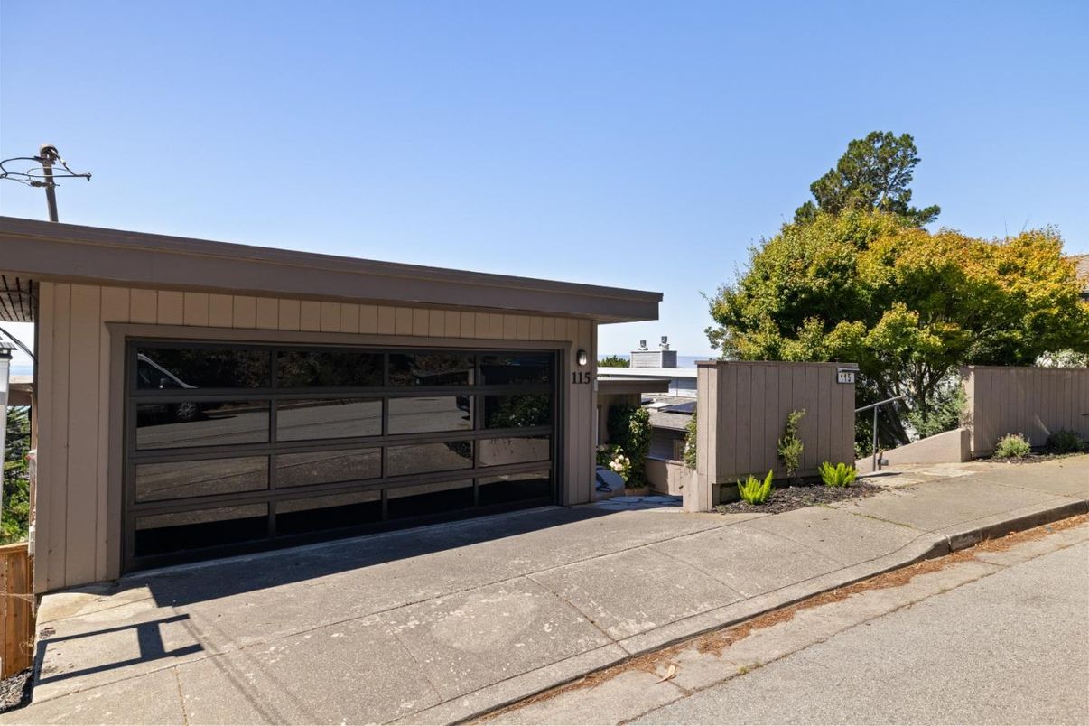Detached Garage, Exterior