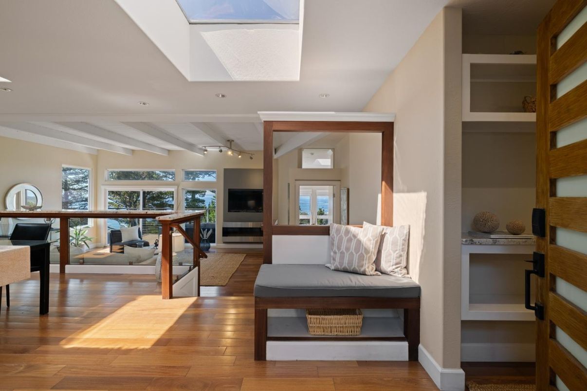 Interior, Recessed Lighting, Wood Texture Flooring