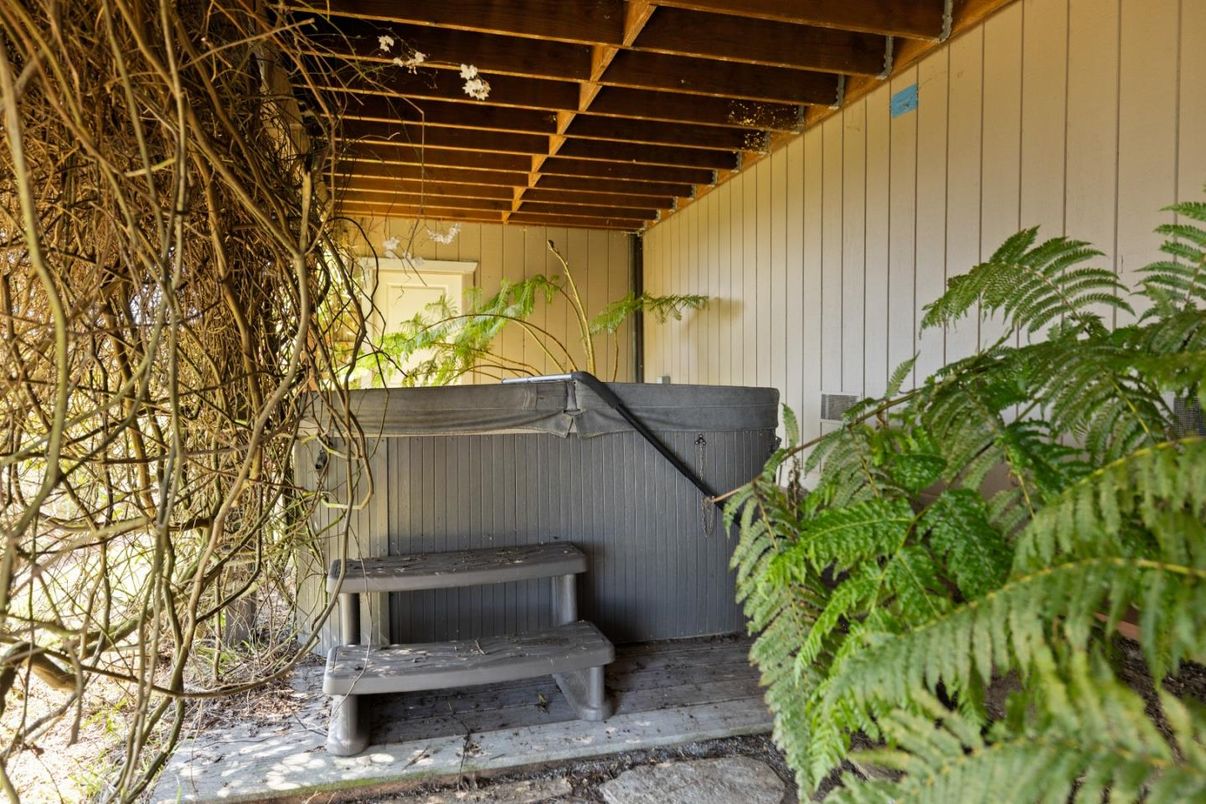 Exterior, Hot Tub