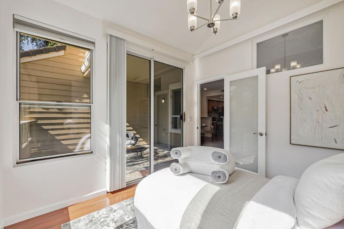Bedroom, Interior, Pendant Lights, Wood Texture Flooring