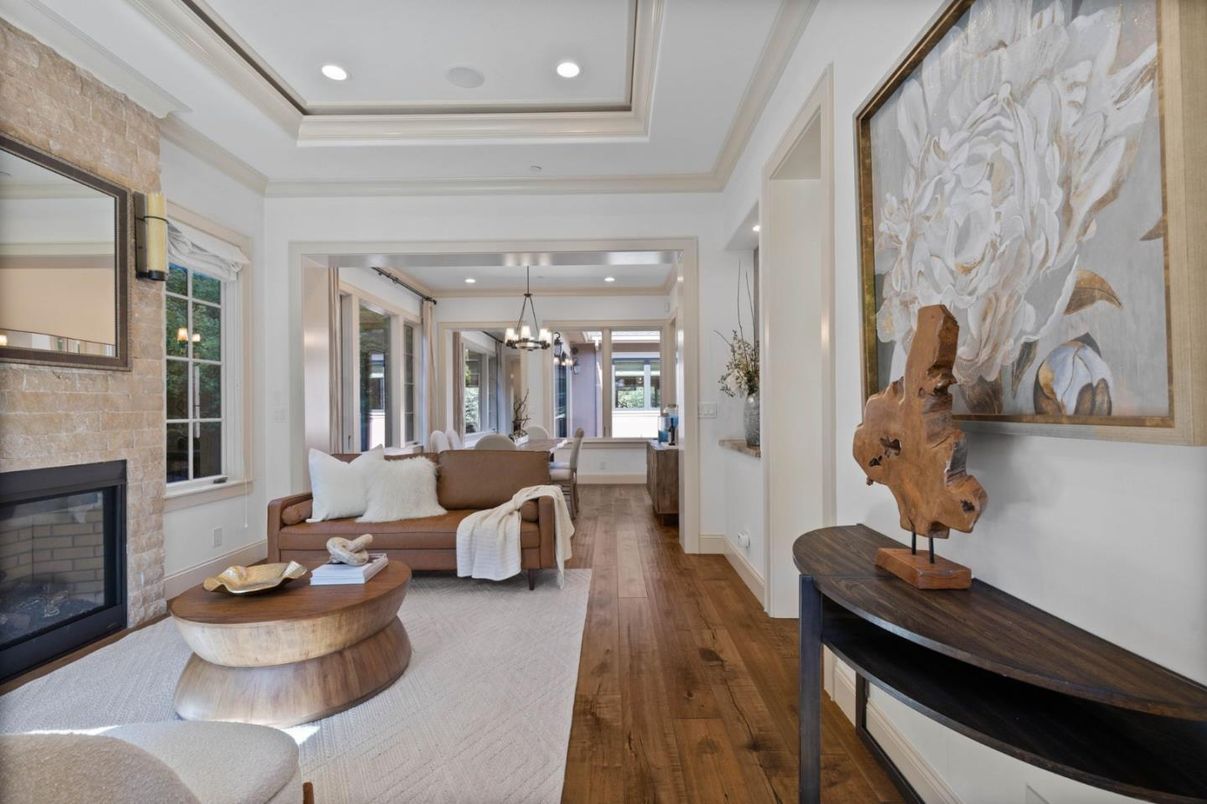 Chandelier, Dining room, Fireplace, Interior, Living room, Recessed Lighting, Wood Texture Flooring