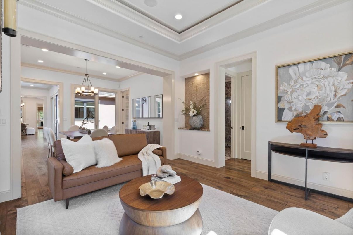 Chandelier, Dining room, Interior, Living room, Recessed Lighting, Wood Texture Flooring