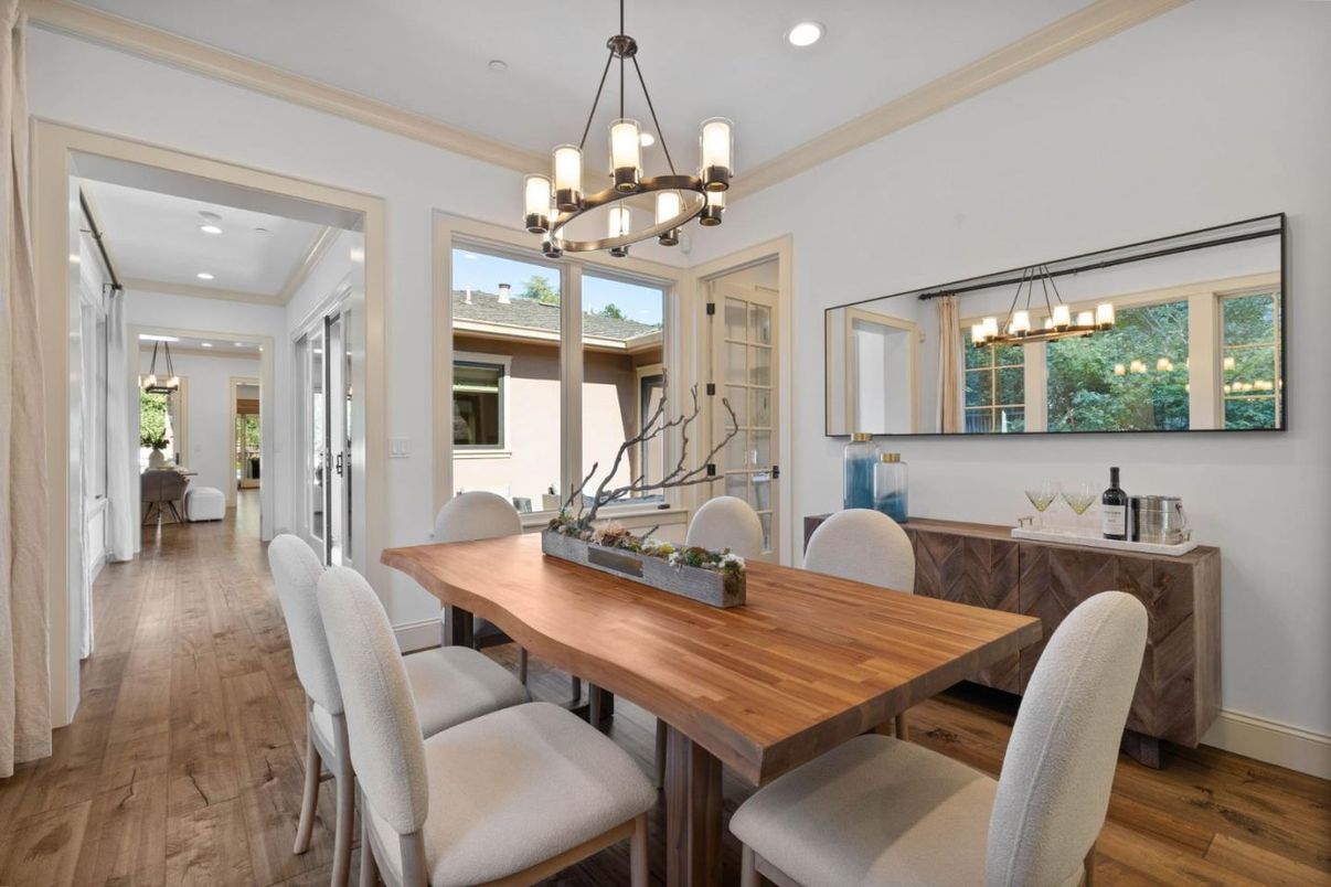 Chandelier, Dining room, Interior, Pendant Lights, Recessed Lighting, Wood Texture Flooring