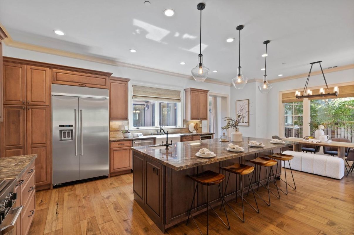 Dining room, Interior, Kitchen, Pendant Lights, Recessed Lighting, Stainless Steel Appliances, Wood Texture Flooring