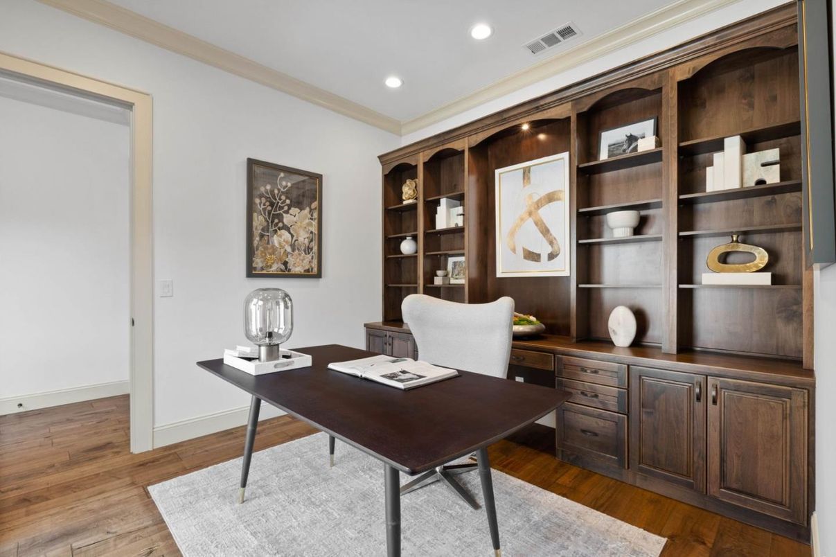 Home Office, Interior, Recessed Lighting, Wood Texture Flooring