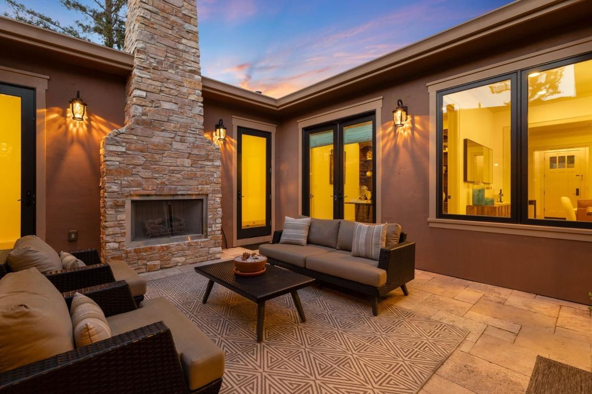 Exterior, Fireplace