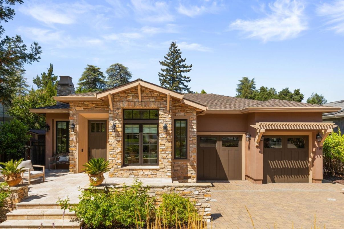 Attached, Exterior, Facade, Ranch