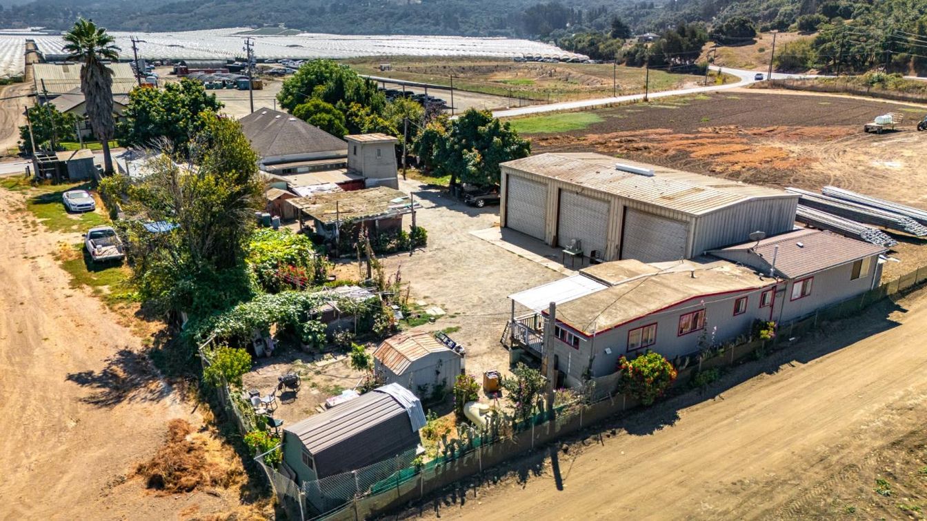 Exterior, Drone