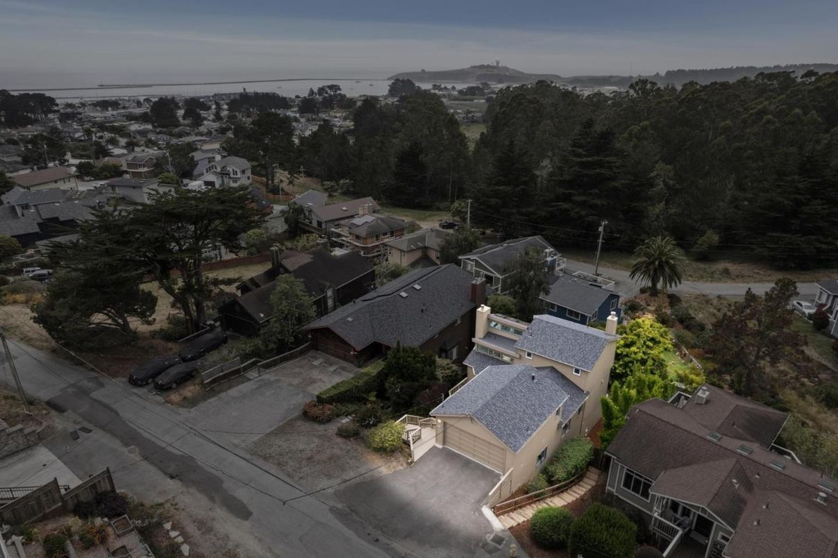 Exterior, Drone
