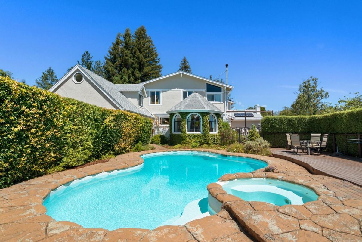 Exterior, Pool