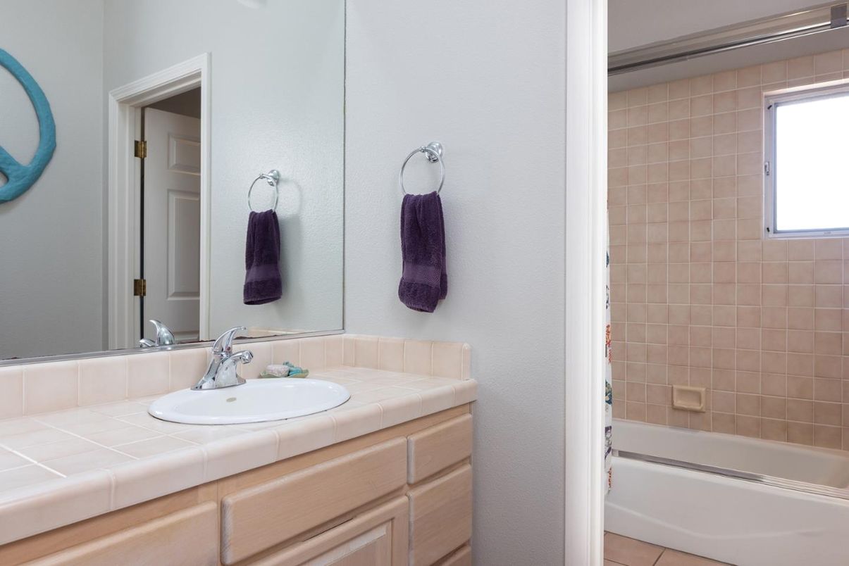 Bathroom, Interior, Tile Countertops