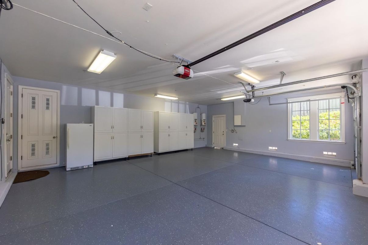 Garage, Interior