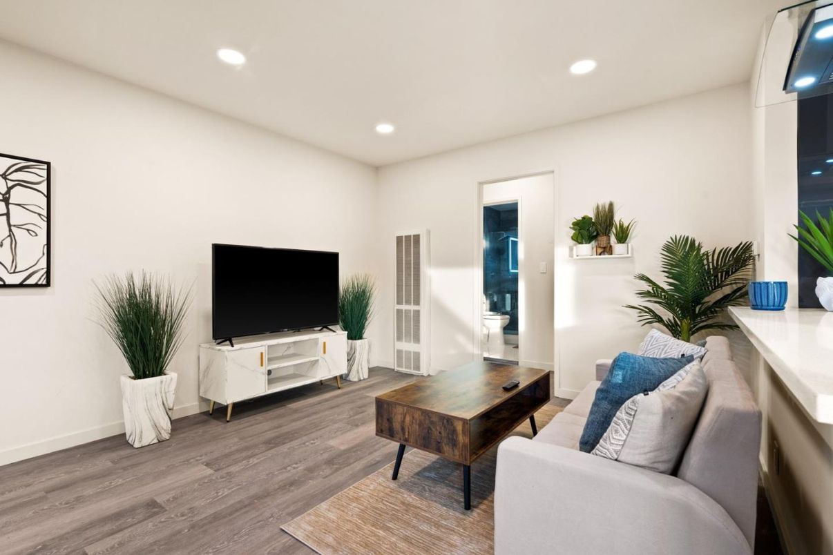 Interior, Living room, Recessed Lighting, Wood Texture Flooring