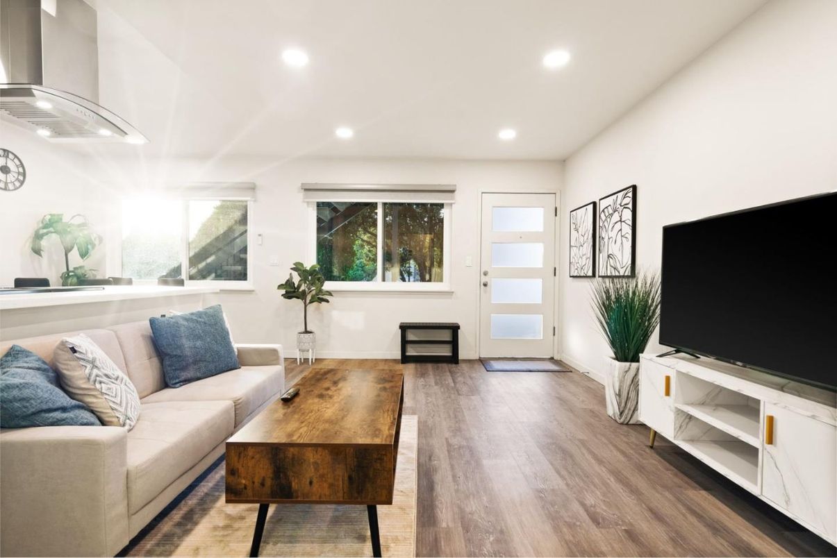 Interior, Living room, Recessed Lighting, Wood Texture Flooring
