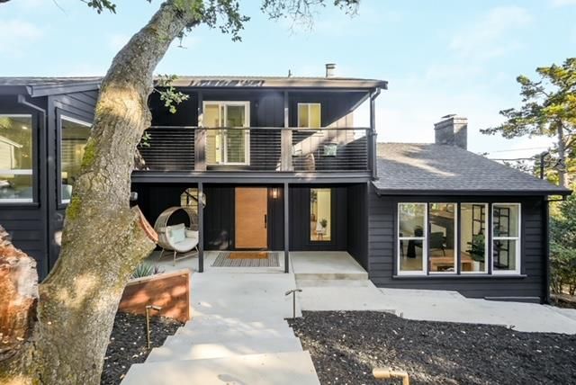 Exterior, Facade, Modern