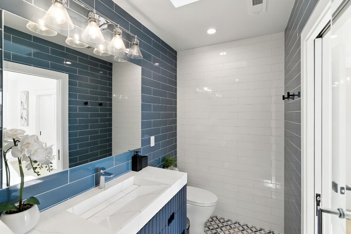 Bathroom, Interior, Recessed Lighting