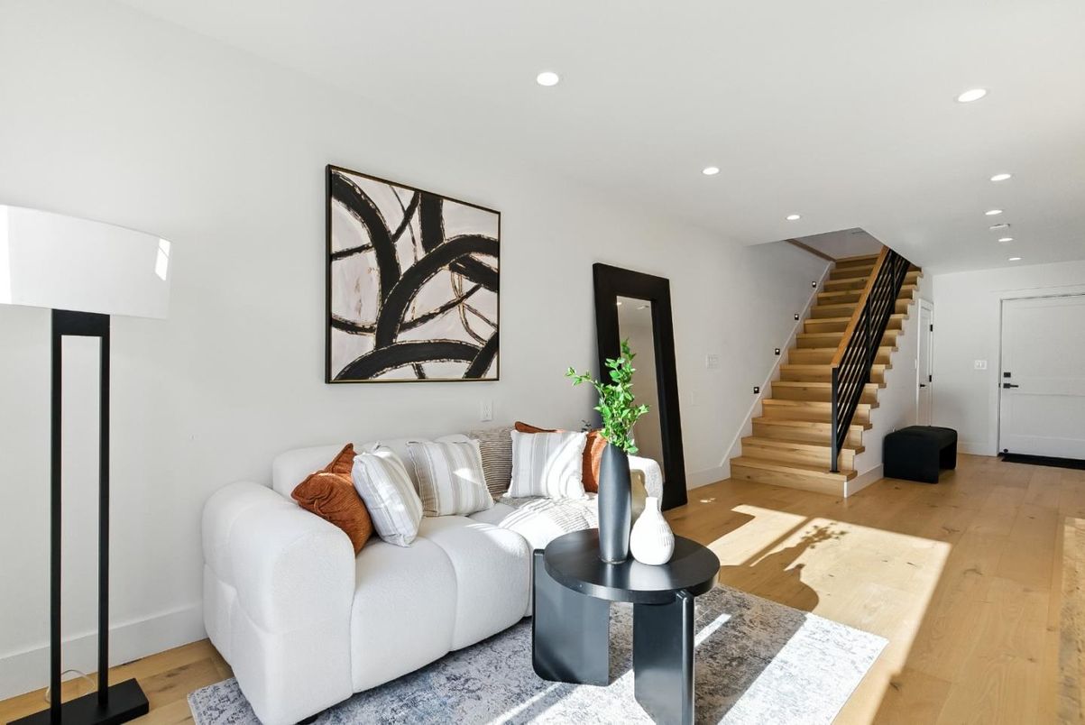 Interior, Living room, Recessed Lighting, Wood Texture Flooring