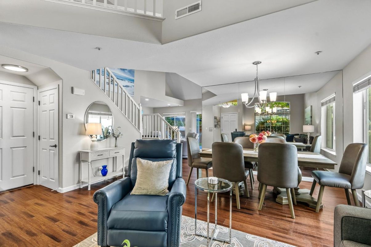 Chandelier, Dining room, Interior, Recessed Lighting, Wood Texture Flooring