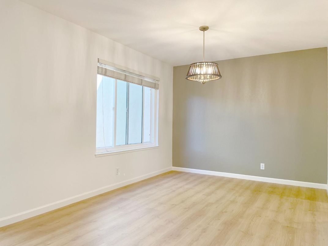 Empty room, Interior, Pendant Lights, Wood Texture Flooring