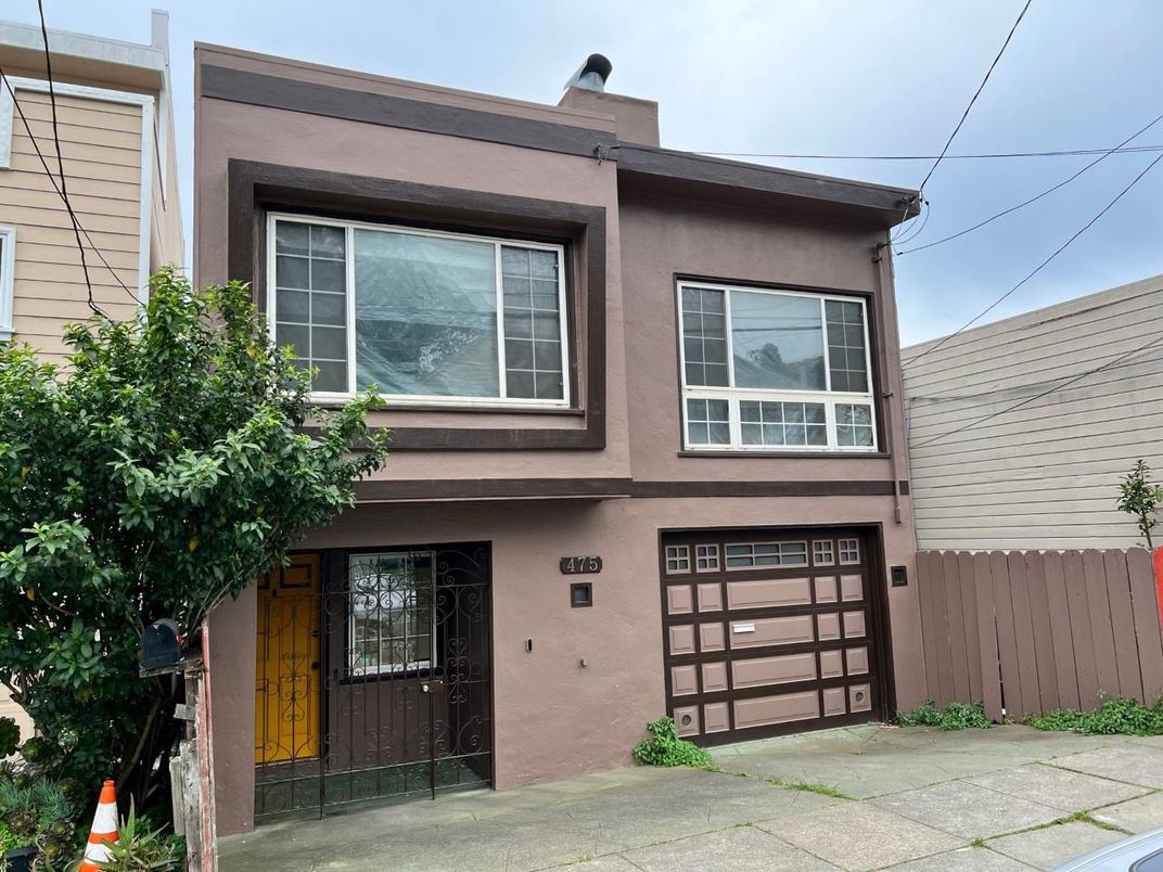 Attached, Exterior, Facade, Modern