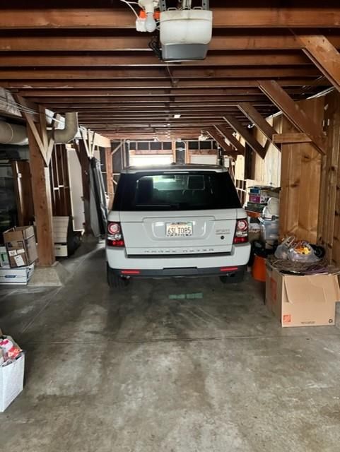 Garage, Interior, Wooden Beams