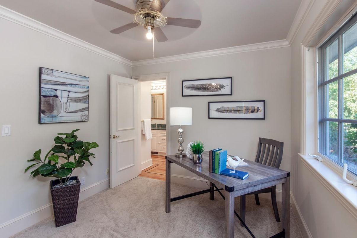 Home Office, Interior