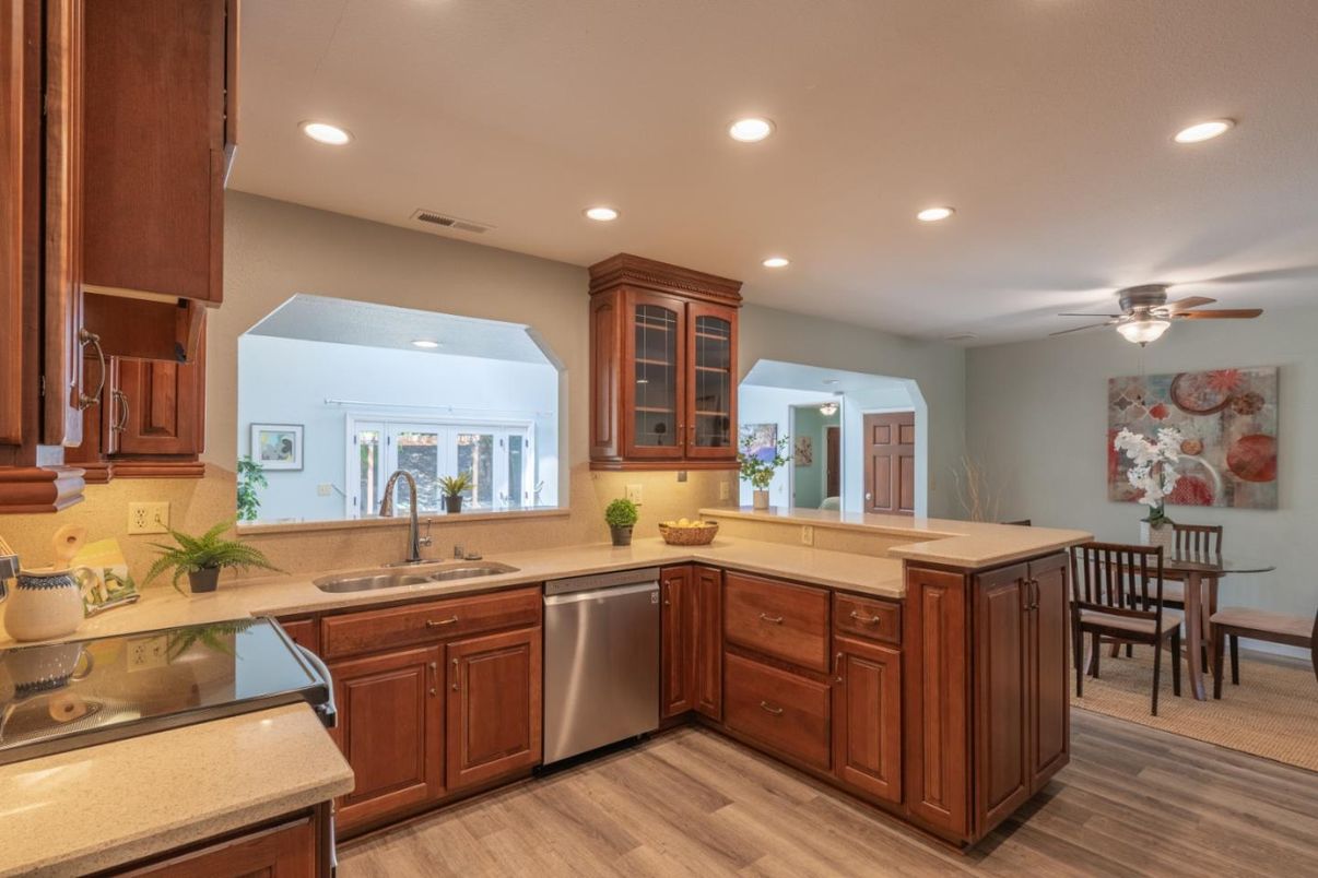 Dining room, Interior, Kitchen, Recessed Lighting, Wood Texture Flooring