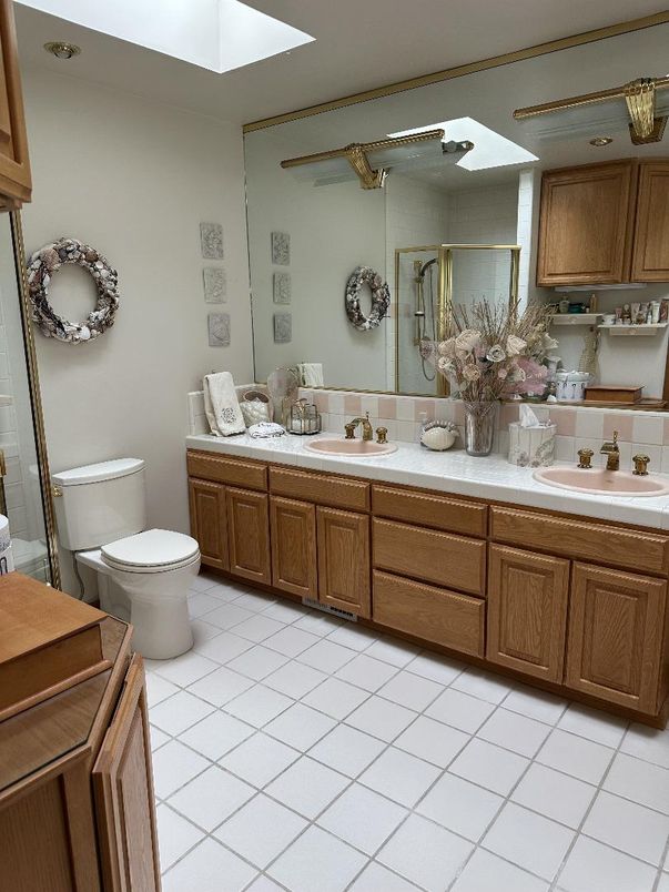 Bathroom, Dual Sink Vanities, Interior