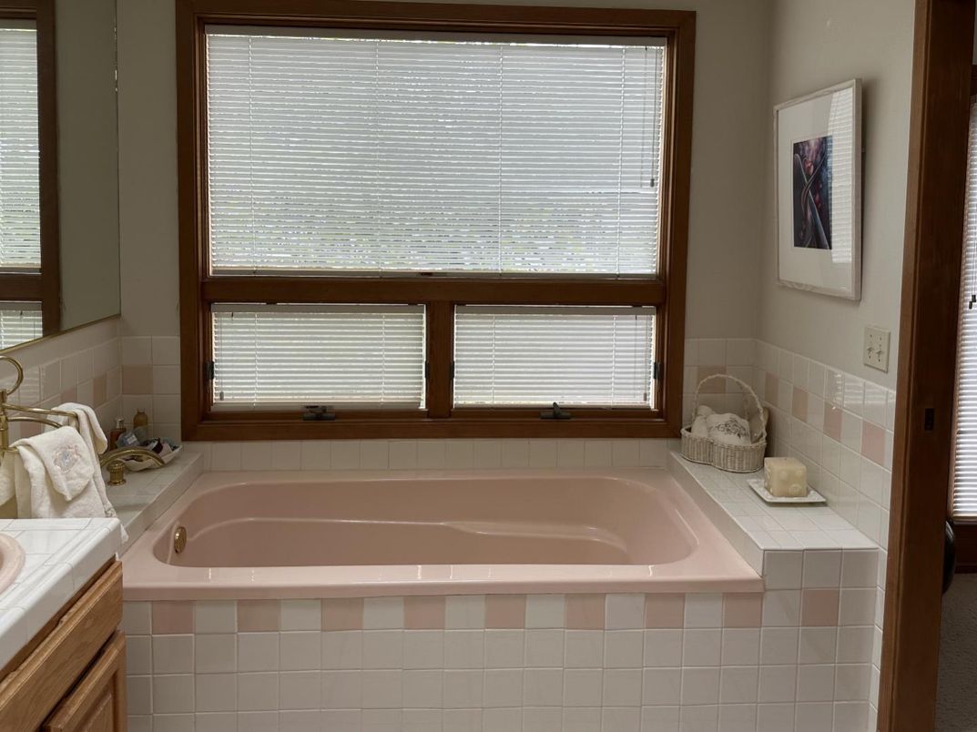 Bathroom, Interior, Tile Countertops