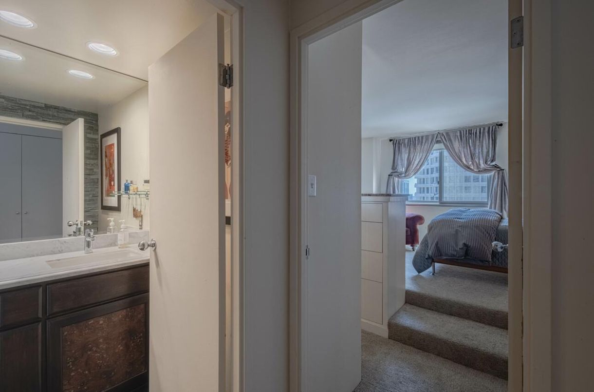 Bathroom, Interior, Recessed Lighting