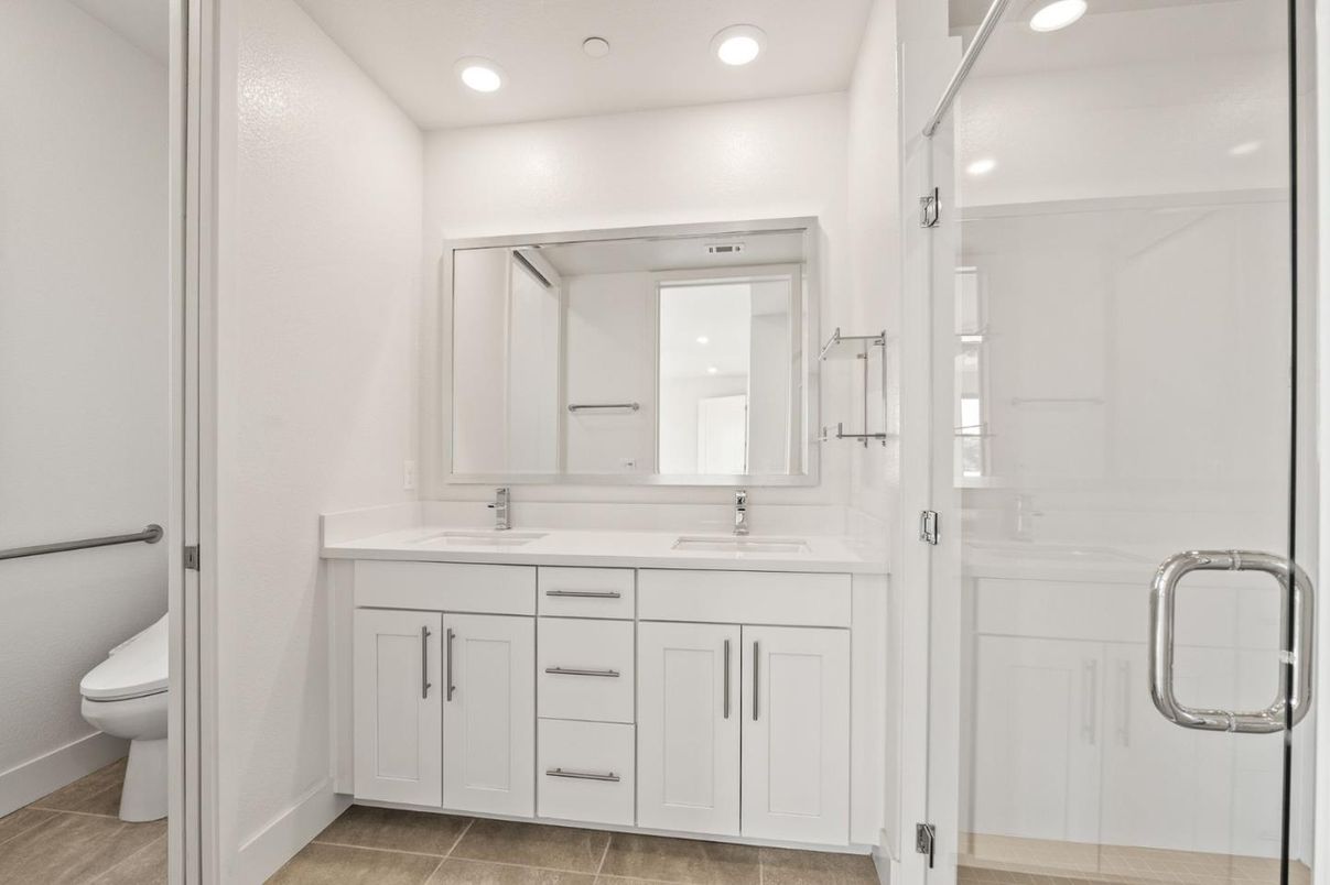 Bathroom, Dual Sink Vanities, Interior, Recessed Lighting