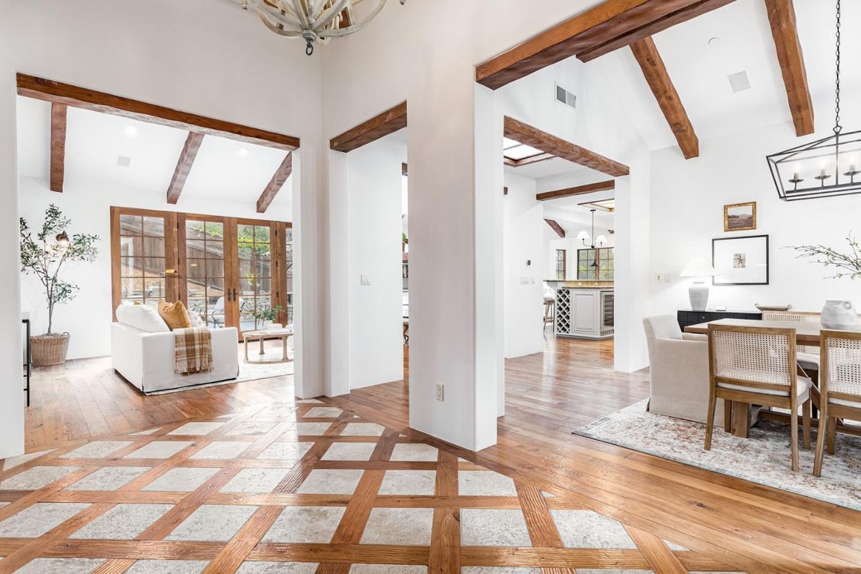 Chandelier, Dining room, Interior, Living room, Pendant Lights, Recessed Lighting, Wooden Beams, Wood Texture Flooring