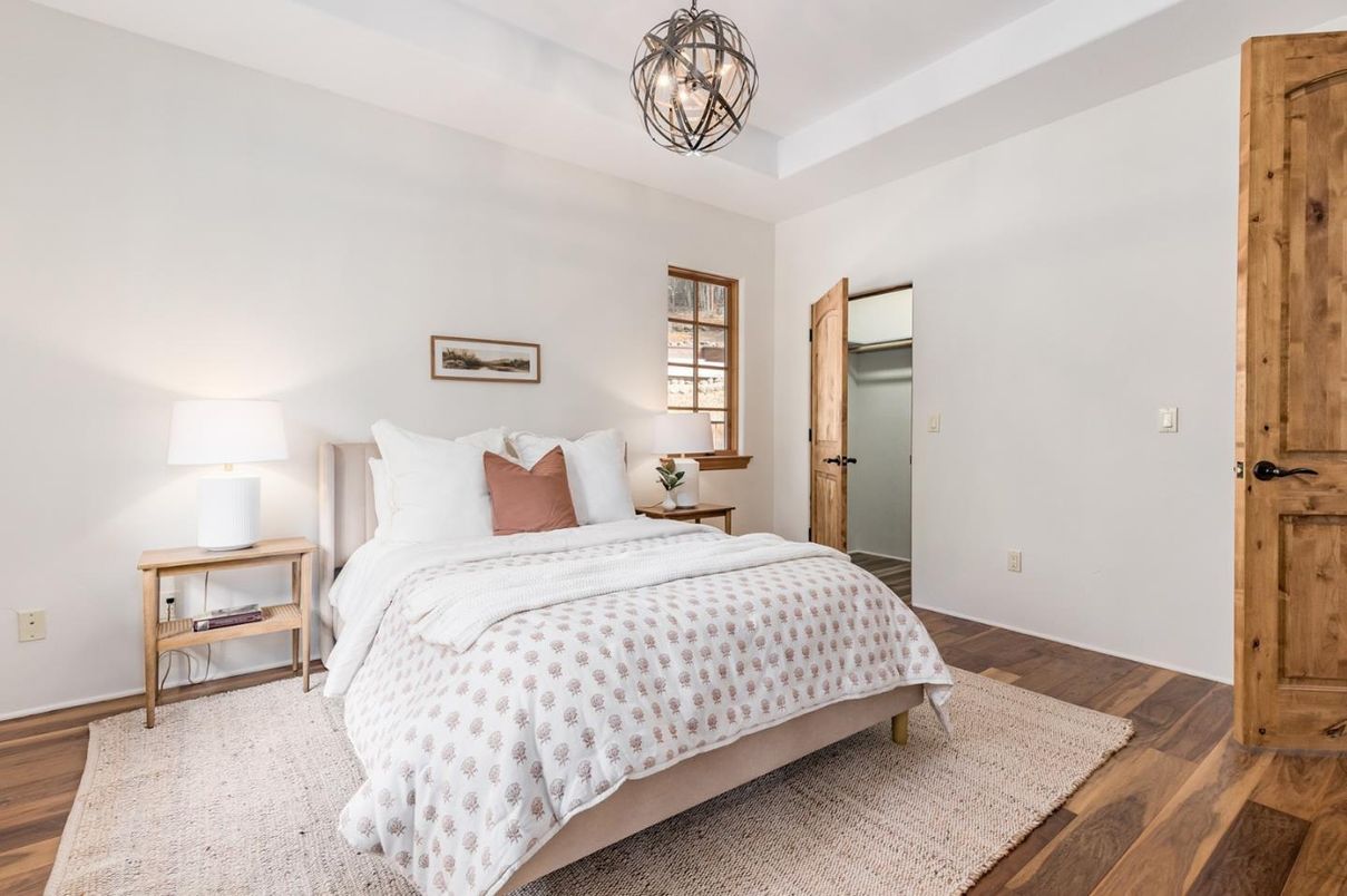 Bedroom, Interior, Pendant Lights, Wood Texture Flooring