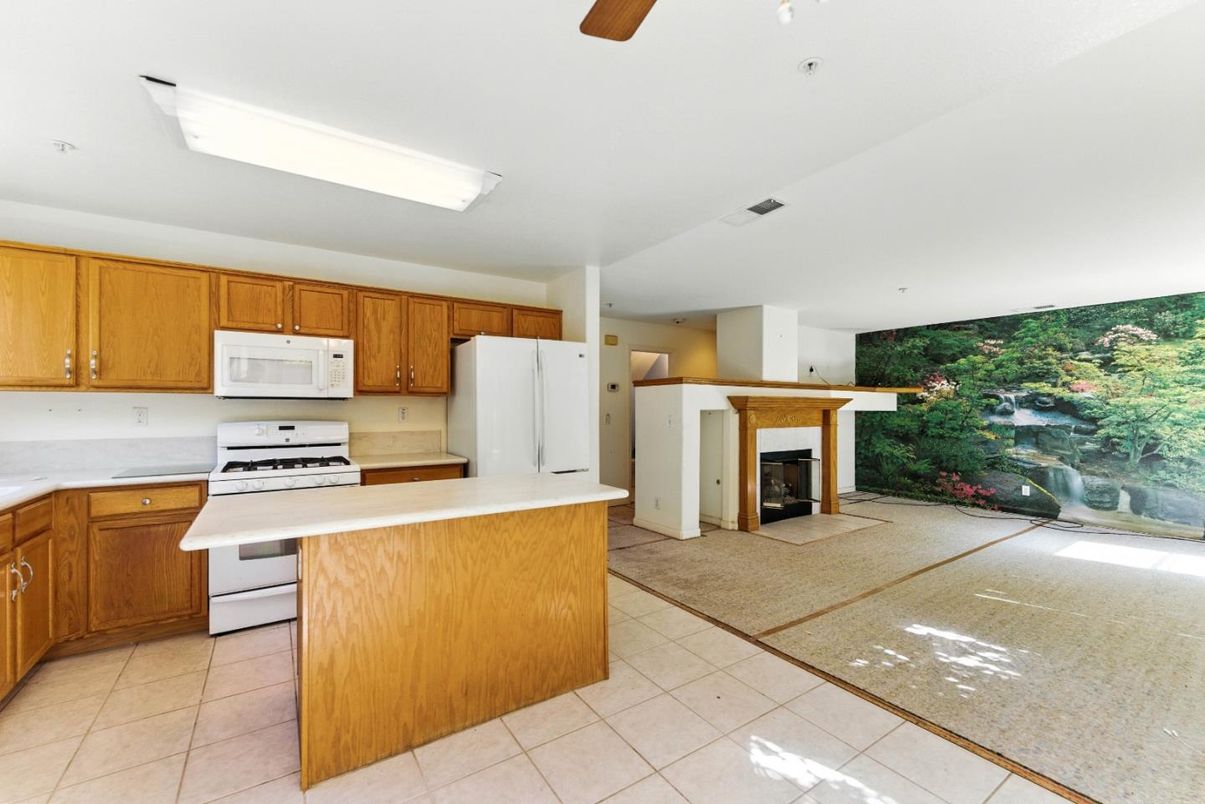 Fireplace, Interior, Kitchen