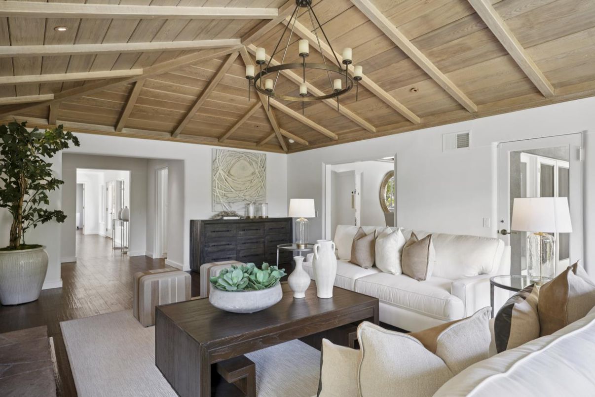 Chandelier, Interior, Living room, Recessed Lighting, Wooden Beams, Wooden Ceilings, Wood Texture Flooring