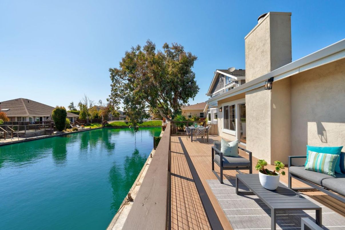 Exterior, Pool, Water