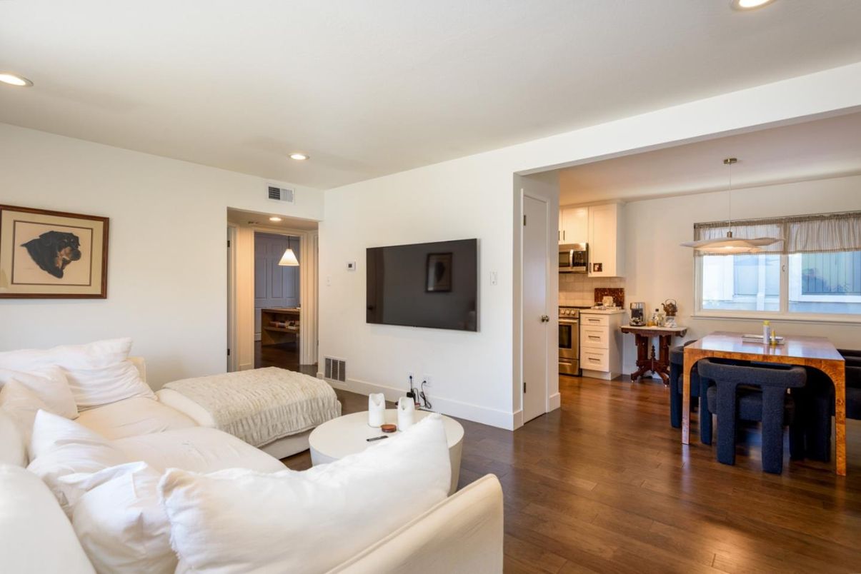 Dining room, Interior, Kitchen, Living room, Pendant Lights, Recessed Lighting, Wood Texture Flooring